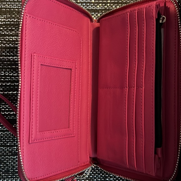 BNWT Betsey Johnson pink Skull Embossed wallet wristlet - Picture 5 of 5